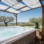 2 Bedroom Lovely In