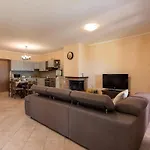 2 Bedroom Lovely In Dom wakacyjny