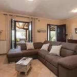 Nyaraló 2 Bedroom Lovely In