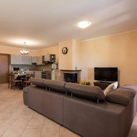 2 Bedroom Lovely In Сasa de vacaciones
