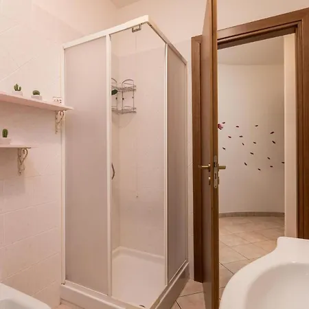 2 Bedroom Lovely In *