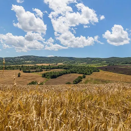 2 Bedroom Lovely In Semesterbostad Massa Martana